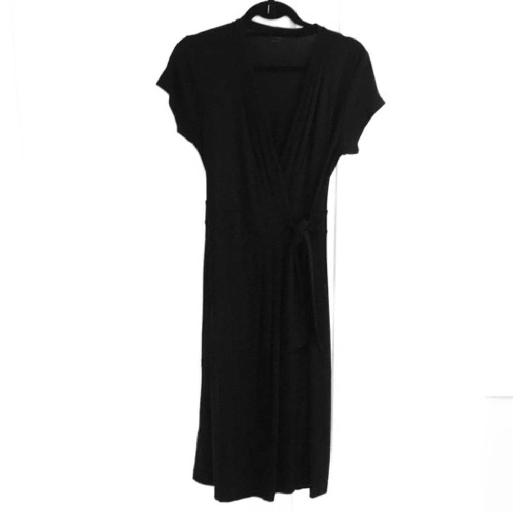 Ann Taylor short sleeve black wrap dress Size 4T
